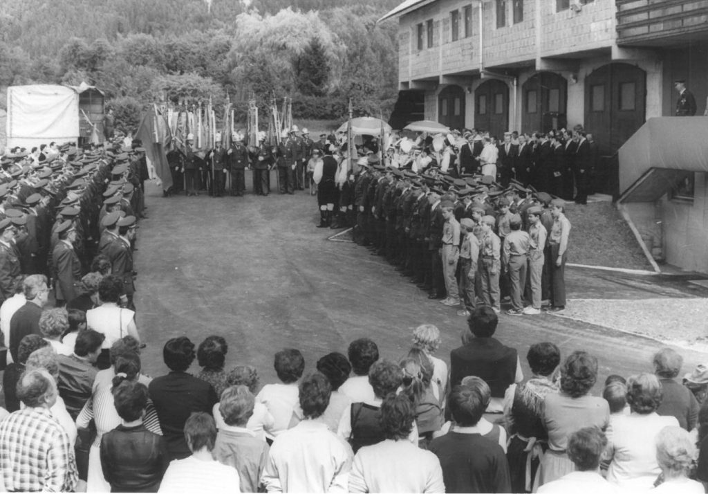 Slavnostna otvoritev novega gasilskega doma v Begunjah leta 1985